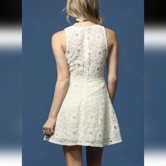 BB Dakota Fit and Flare Lace Crochet Sleeveless Mini Skater Dress Ivory Size 0 - Picture 5 of 14